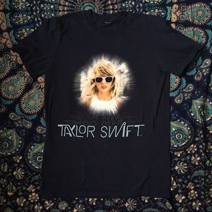 🕶💋Taylor Swift “1989” Tour Shirt💋🕶